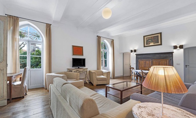 Finalborgo Apartment | Pet-Friendly Quadrilocale Camelot with Mountain View & Balcony