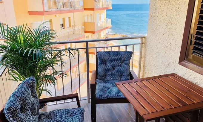 Torrevieja Apartment | Pet Friendly Oceanfront Apartment with Wi-Fi & Top Ratings