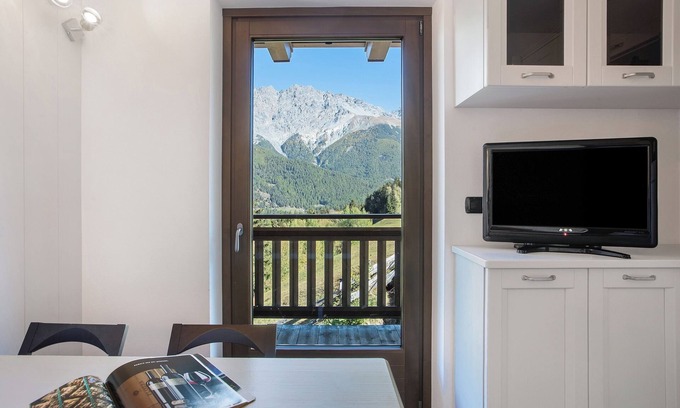 Valdisotto Apartment | Top-Rated Pet-Friendly Apartment Silvia with Mountain Views
