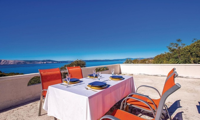 Klenovica Apartment | Relaxing 2 Bedroom Stay with Ocean Views in Klenovica