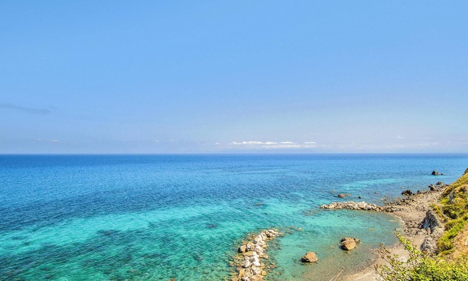 Bonifati Apartment | Authentic Vacation Apartment in Bonifati with Spa & Kitchen