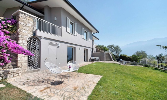 Gargnano Apartment | Elegant Pet-Friendly Villa Gargnano with Lake View & Garden