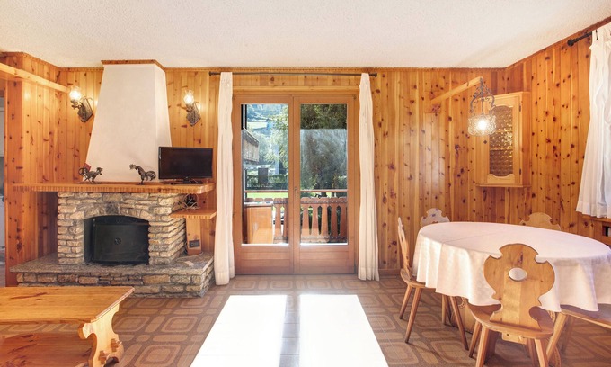 Bormio Apartment | Pet-Friendly Apartment Laura with Scenic Mountain View