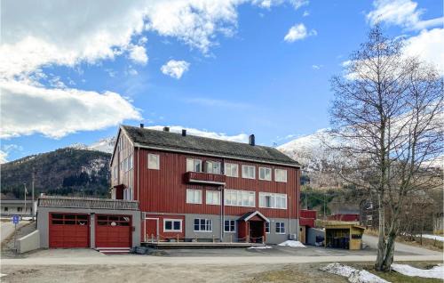 Vestnes Apartment | Pet-Friendly Retreat in Tresfjord with Free Wifi Access