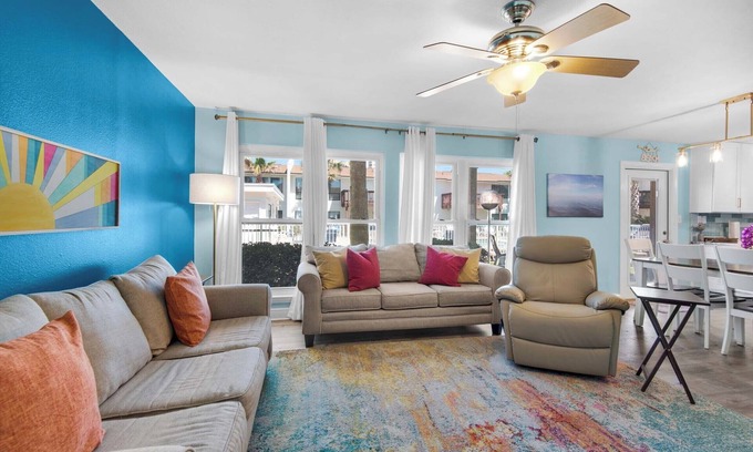 Sugar Beach Condo | Pet Friendly 🐶 Beachview 102 - Flaming Sunrise 🌅