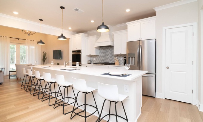 Frankford House | Serene 4BR Retreat with Pool & Spa, Near the Beach