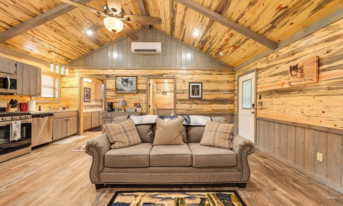 Broken Bow Cottage | Pet-Friendly Cabin Retreat Near Lukfata Creek - 10/10 Rated
