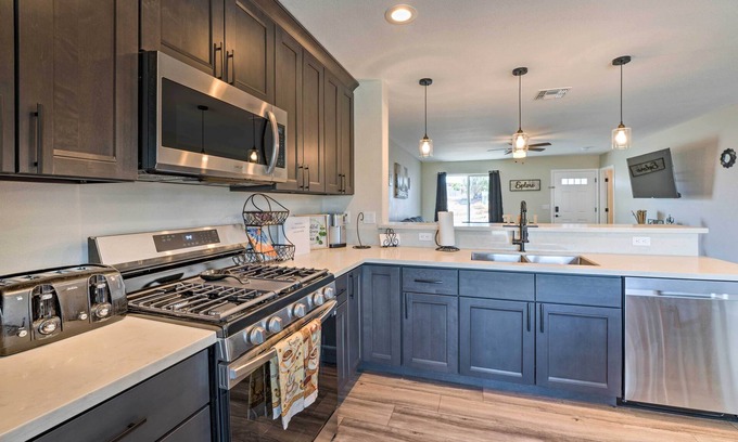 Bullhead City Cottage | Pet-Friendly Retreat in Bullhead City with Game Room