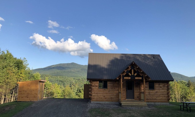 Lyndon Center House | Pet Friendly Cabin in East Burke - Ideal for Kingdom Trails
