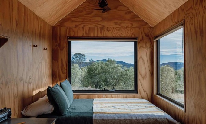 Flinders Lakes House | Pet Friendly Cabin Surrounded by Wilderness - Gili