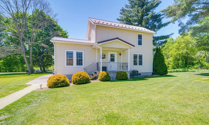 Centerville House | Discover a Pet-Friendly Centerville Home with Cozy Fire Pit