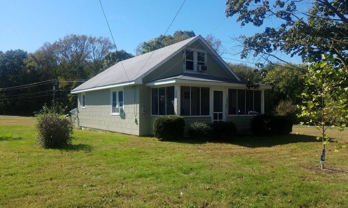 Berlin Cottage | Guest Rated 9.8: Pet-Friendly Near Berlin & Ocean City Beaches