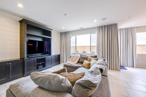 Clovis House | Pet-Friendly Clovis Retreat - Close to Mall & Waterpark!