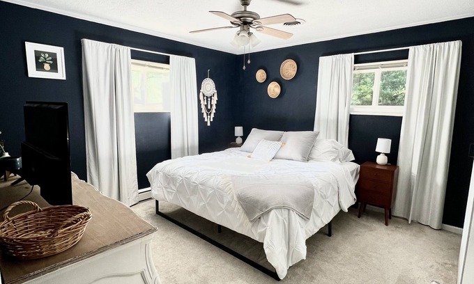 Northwest House | Cozy Pet-Friendly Farmhouse with Ocean Views in Virginia Beach