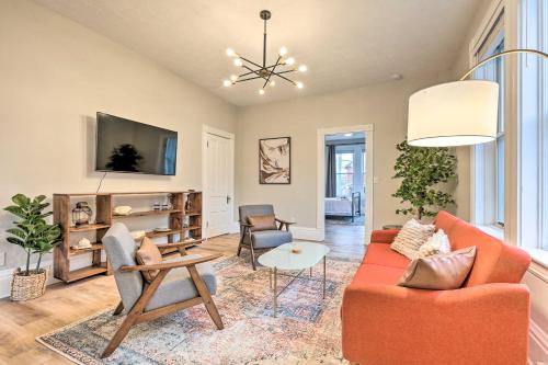 East Walnut HIlls Apartment | Pet-Friendly Condo with Deck Just Minutes from Downtown!