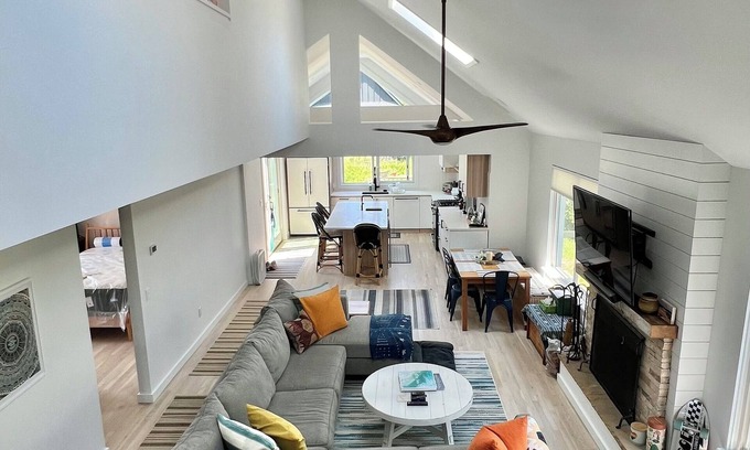 Montauk House | Pet-Friendly Ditch Plains Surf House Near the Beach