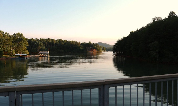 Blairsville Cabin | Pet-Friendly Retreat with Scenic Views and Double-Decker Dock