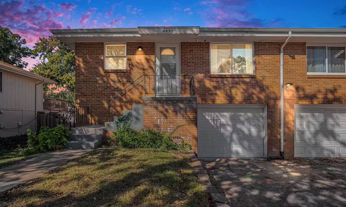 North Central Omaha House | Pet-Friendly Duplex with King Bed and 10/10 Guest Rating