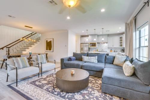 Greater Fondren Southwest Apartment | Pet-Friendly Duplex Unit in Southwest Houston