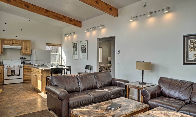 Fritz Creek Apartment | Pet-Friendly Duplex with Spectacular Northern Lights Views