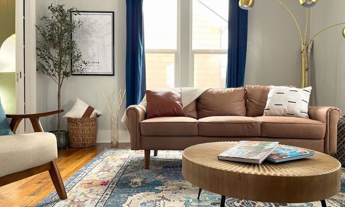 Pullman House | Pet-Friendly Cozy House with Fast Wi-Fi Near WSU