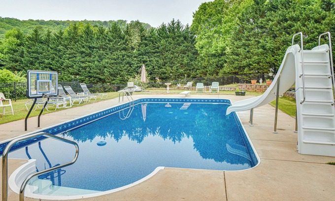 Cleveland House | Pet-Friendly Georgia Retreat with Pool and Spa Access