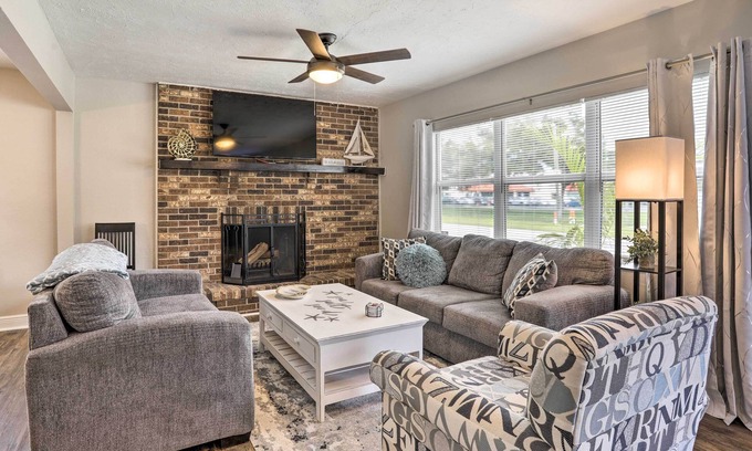 Gulfport House | Ideal Pet-Friendly Gulfport Retreat Near the Beach