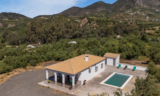 Algodonales House | Relaxing Getaway in a Cozy Vacation Home with Pool