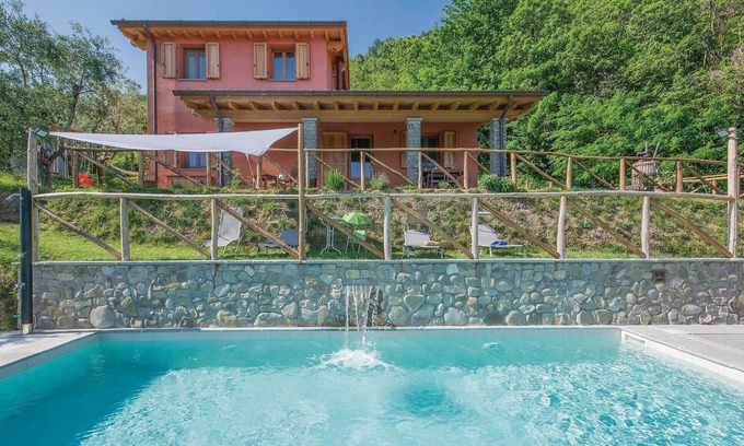 Macchino House | Relaxing 3 Bedroom Retreat in Marliana with Private Pool