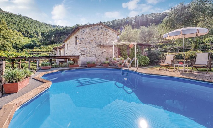 Buti House | Inviting Apartment in Restored Country House with Pool