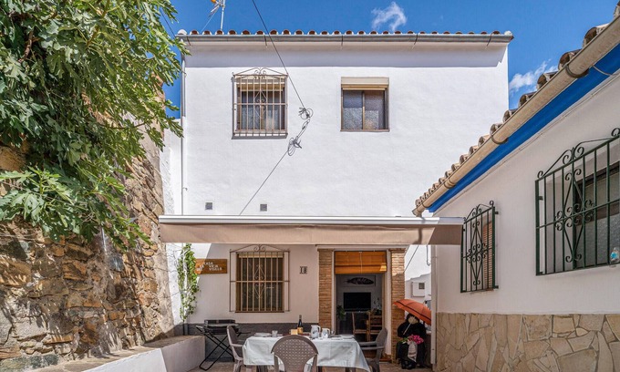 Jubrique House | Idyllic Cottage with Outdoor Pool Near Nature’s Beauty
