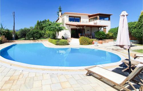 Kato Diminio House | Comfortable Kiato Retreat with Wifi and Pool Access
