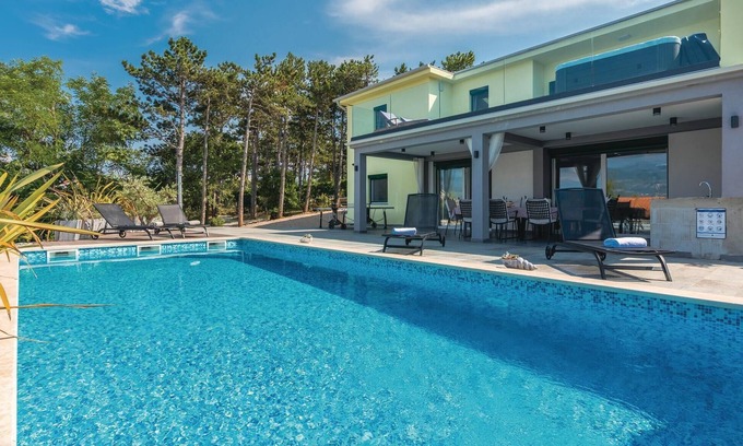 Silo House | Spacious 3-Bedroom Getaway in Beautiful Malinska