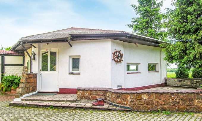Kolonia Radzanek House | Family-Friendly Cottage with Lake View and Pet Amenities