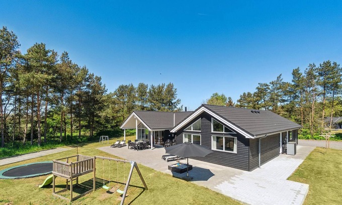 Bedegaard House | Spacious 7-Bedroom Retreat with Ocean Views in Nexø