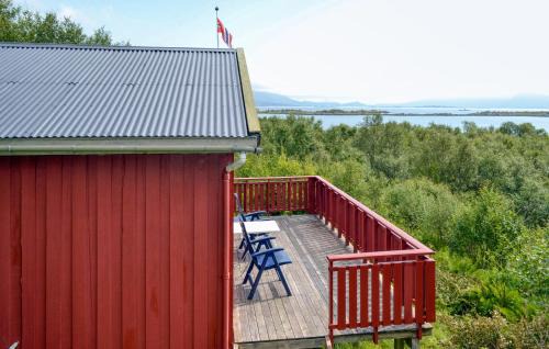 Klakksjorda House | Idyllic Beach Front Home in Straumsjen with Ocean View