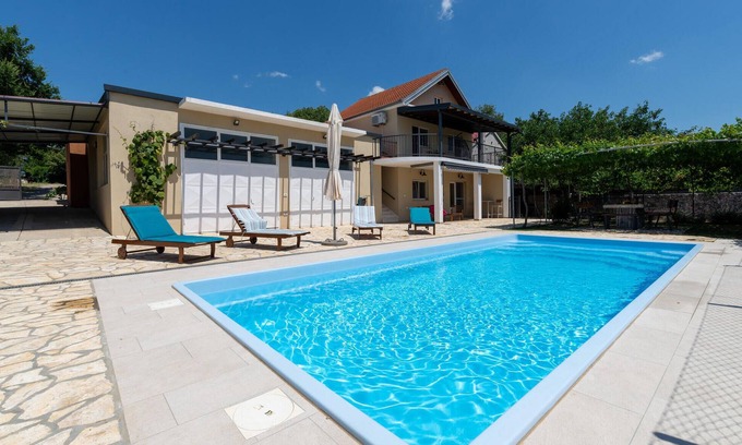 Zaton Obrovacki House | Spacious 3 Bedroom Retreat in Obrovac with Private Pool