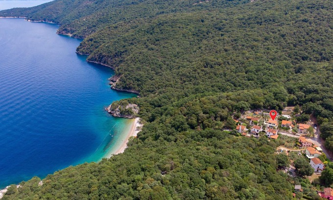 Porozina House | Discover a Serene Vacation Home in Porozina, Cres Island