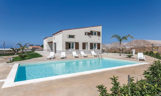 Ragusa House | Exquisite Oceanfront Getaway with Exclusive Pool & Spa