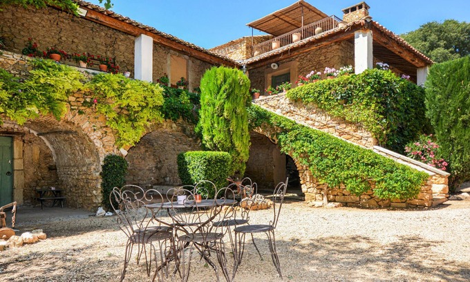 Baron House | Spacious 5-Bedroom Getaway in Uzès with Private Pool