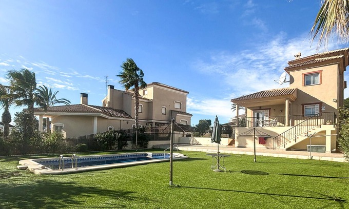 Vera House | Pet friendly home in Vera