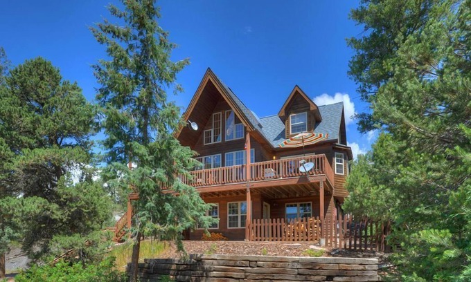 Durango - Purgatory House | Pet-Friendly Retreat with Scenic Views and Fire Pit
