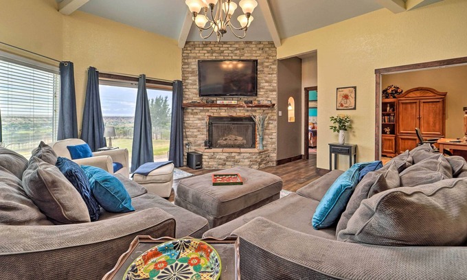 Ransom Canyon House | Pet-Friendly Home ~ 13 Mi to Dtwn Lubbock!
