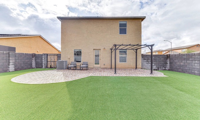 Florence House | Family-Friendly Home with Private Yard in Florence