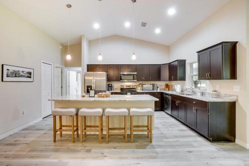 Dunnellon House | Pet-Friendly Dunnellon Home with Porch & Fenced Yard