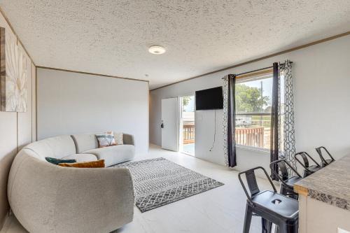 Kempner House | Pet-Friendly Kempner Escape Near Parks and Trails!