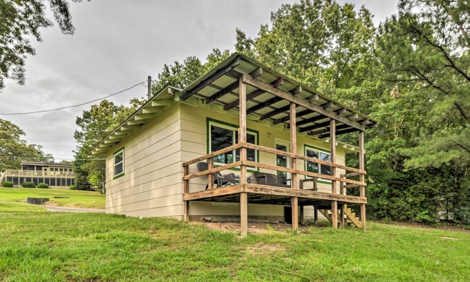 Buchanan Cabin | Inviting Pet-Friendly Cabin with Lake Views at Kentucky Lake