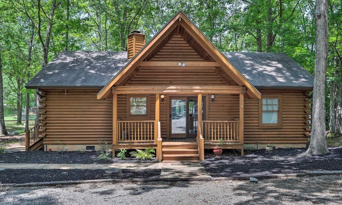 Lake Oconee Cabin | Pet-Friendly Cabin at Lake Oconee with Boat Dock & Views