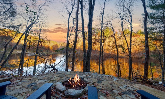 Hidden Lake Cabin | Pet-Friendly Lakefront Cabin with Views & Hot Tub Escape