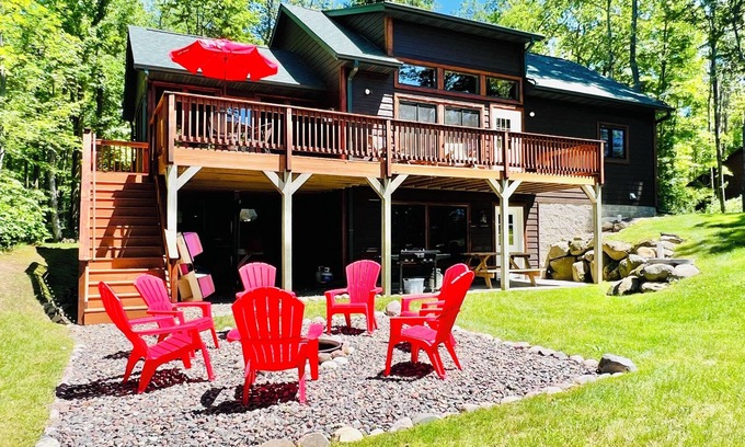 Stone Lake Cabin | Pet-Friendly Lakeside Retreat with Kayaks and Canoe
